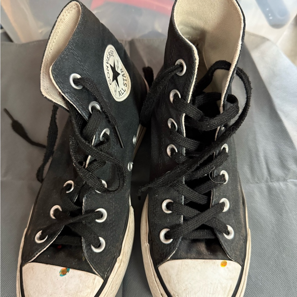 Converse Black High-Top Sneakers Classic Design
